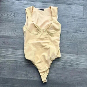 🔥Zara🔥 | Yellow stretchy bodysuit with  silver accent